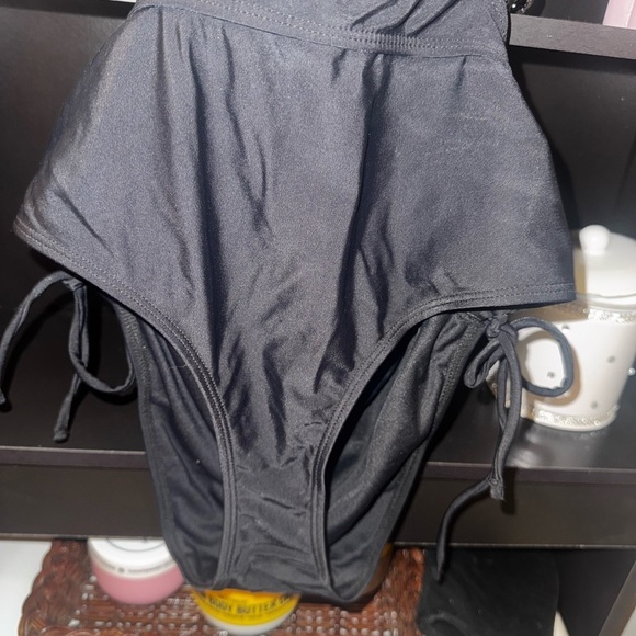 - CUPSHE Mesh Side Cutout Ruched Drawstring Monokini Swimsuit size Medium - Picture 13 of 15